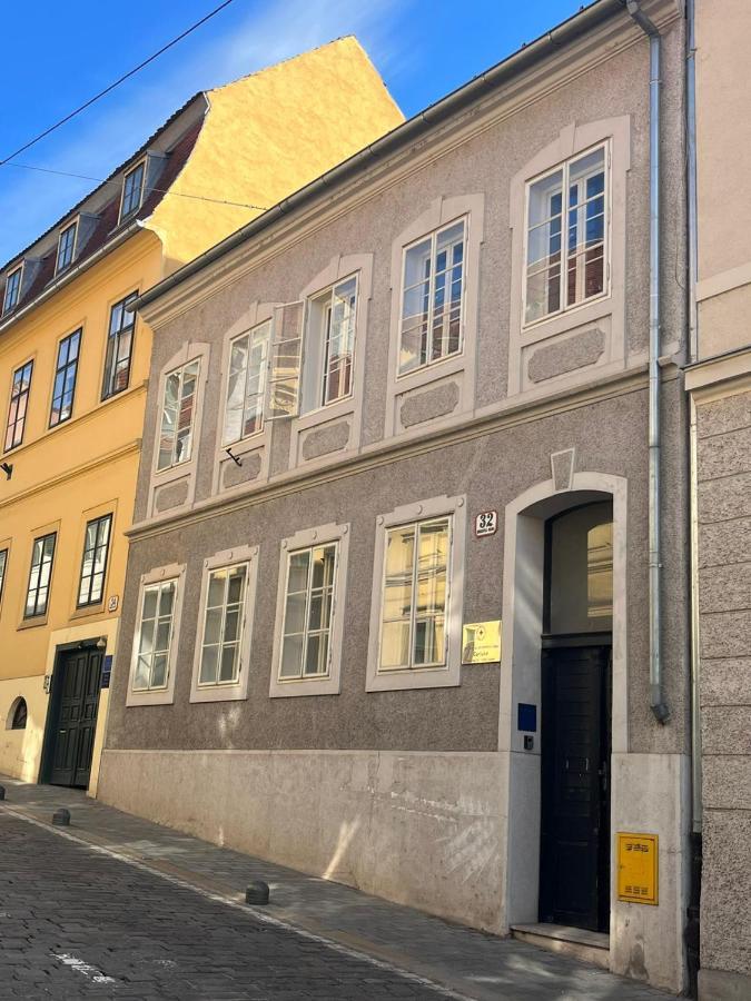 Art / Peaceful / Historical City Center Apartment 萨格勒布 外观 照片